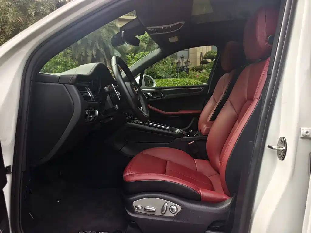Porsche Macan — миниатюра 9