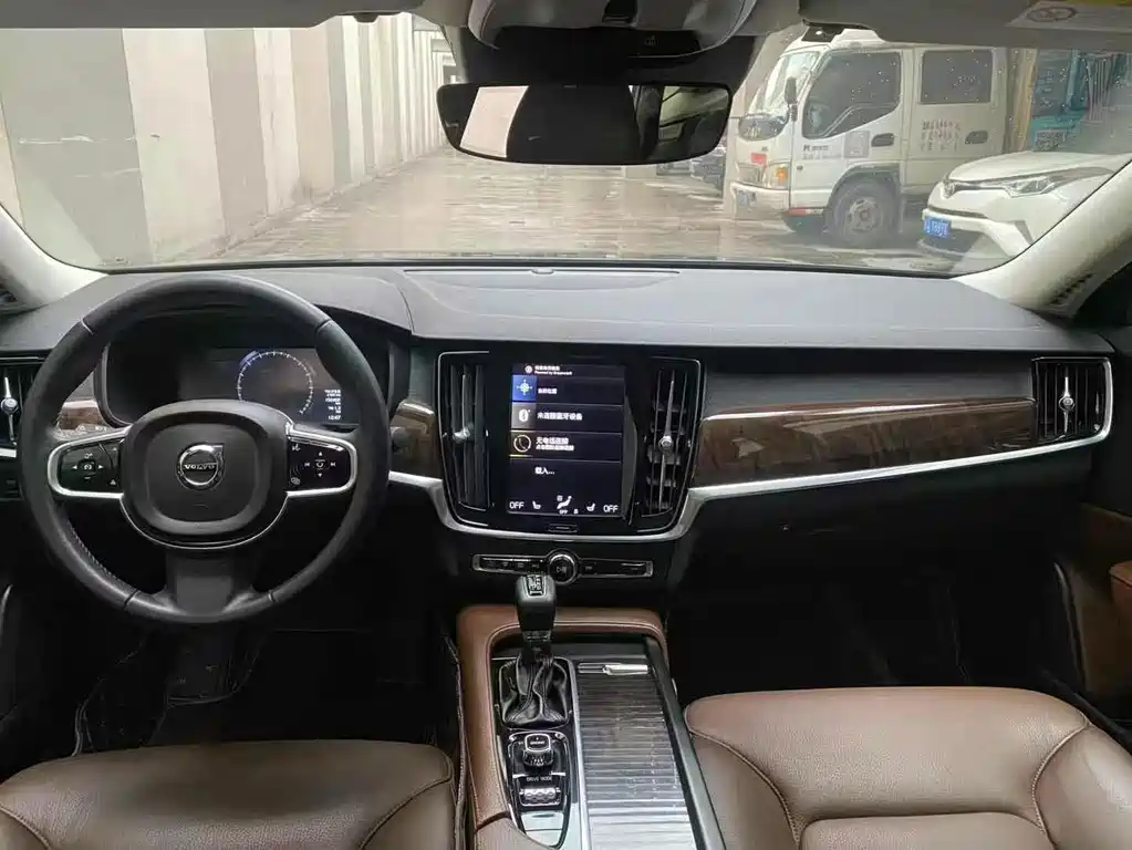 Volvo S90 — миниатюра 4