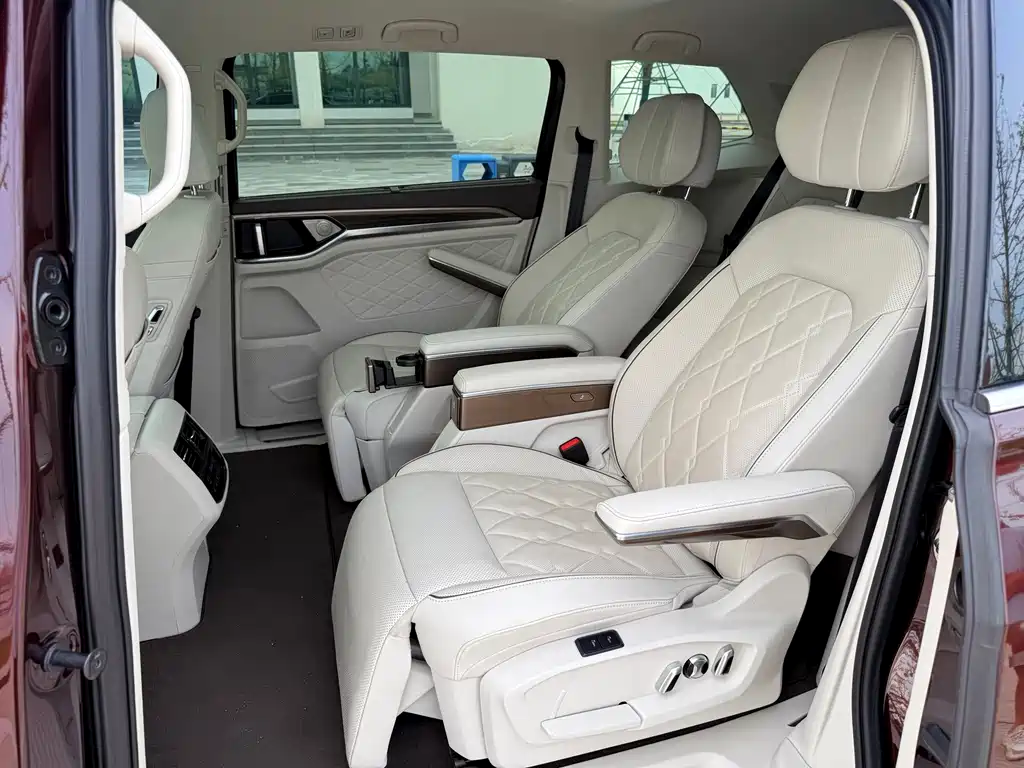 Volkswagen Viloran — миниатюра 6