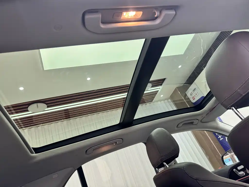 Mercedes-Benz GLE (Import) — миниатюра 20