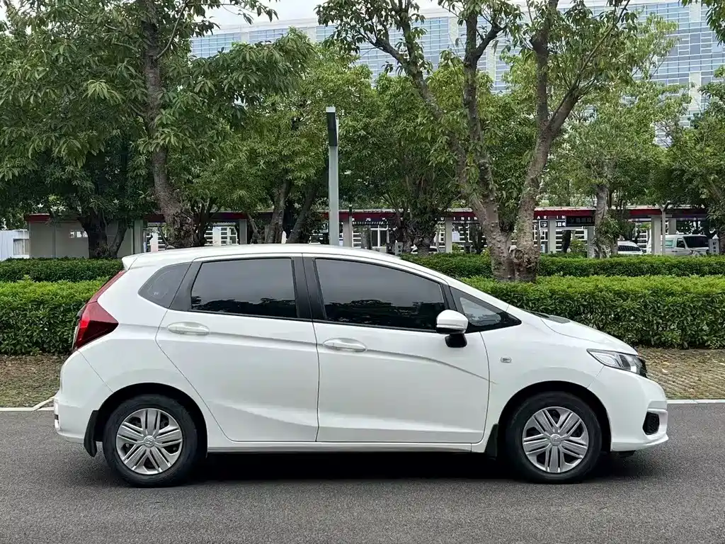 Honda Fit — миниатюра 5
