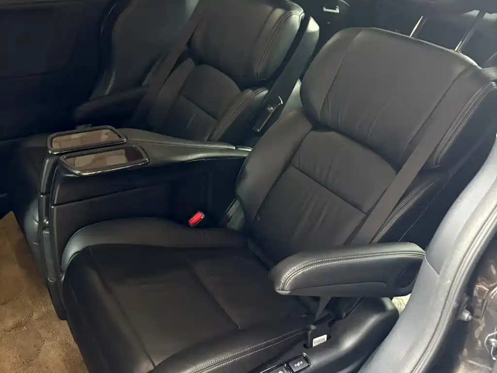 Honda Elysion — миниатюра 3