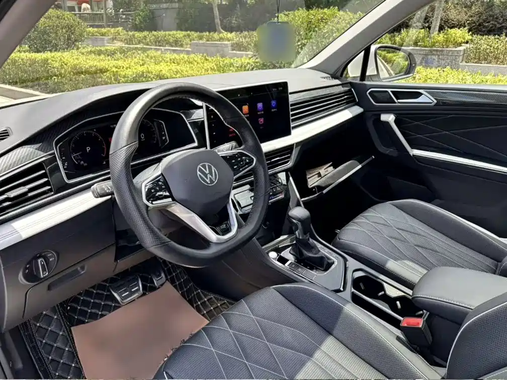Volkswagen Tiguan L — миниатюра 14