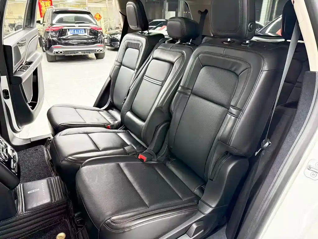 Lincoln Aviator — миниатюра 15