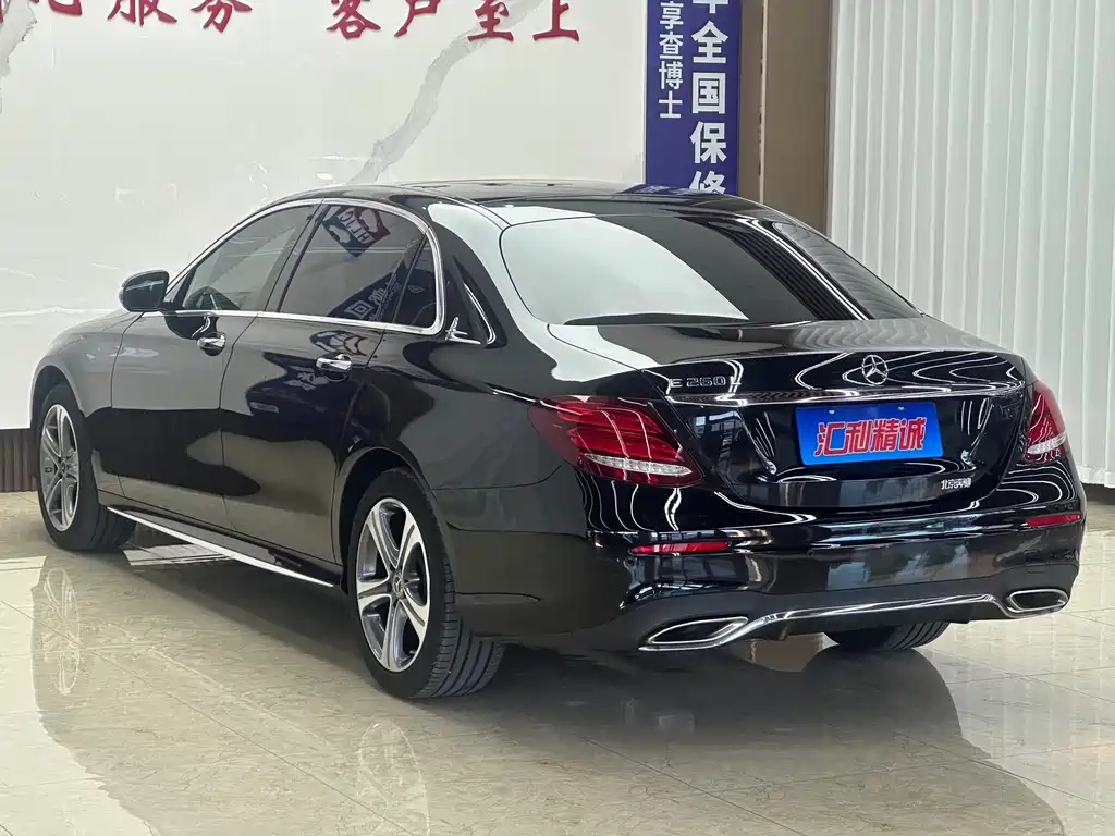 Mercedes-Benz E-Class — миниатюра 6