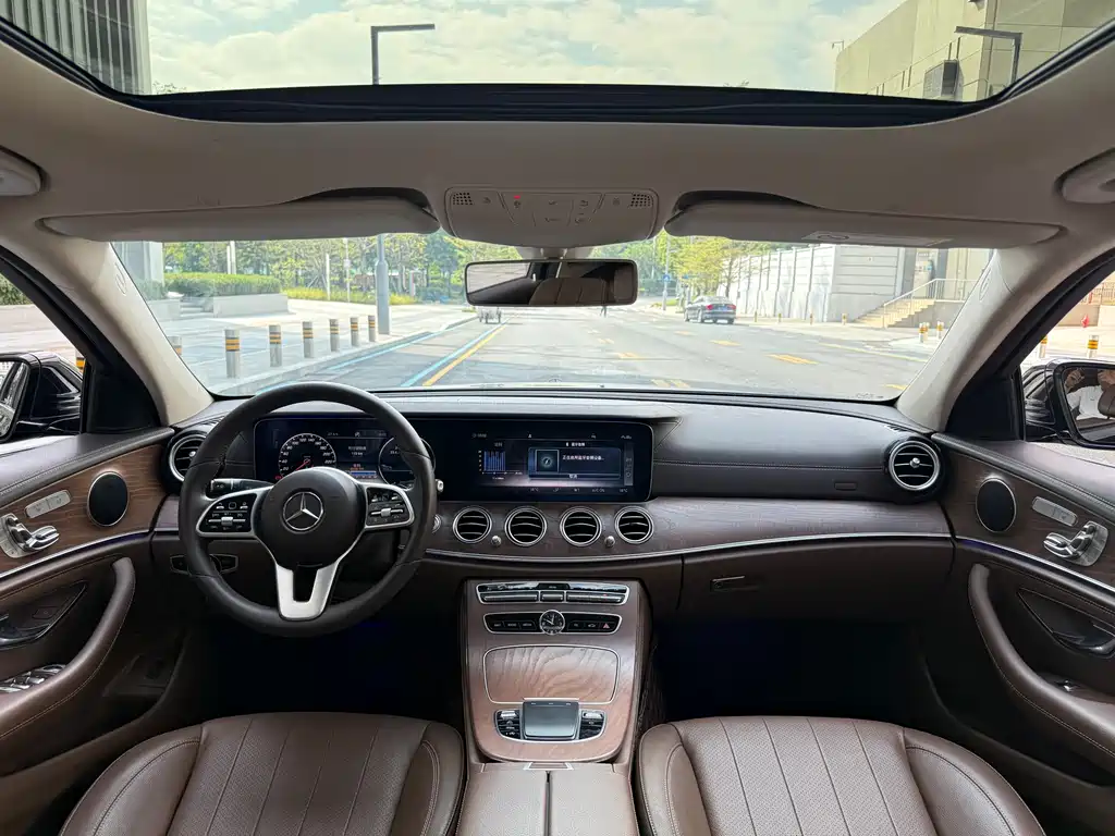 Mercedes-Benz E-Class — миниатюра 6