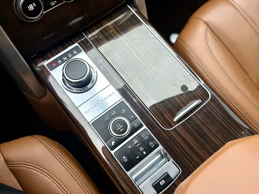 Land Rover Range Rover — миниатюра 11