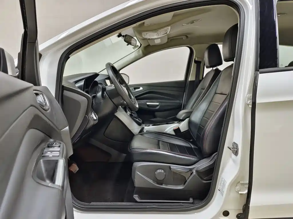 Ford Kuga — миниатюра 5