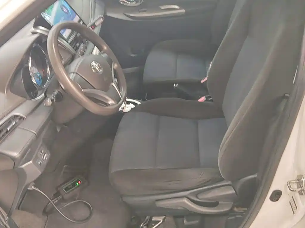 Toyota Yaris L — миниатюра 15