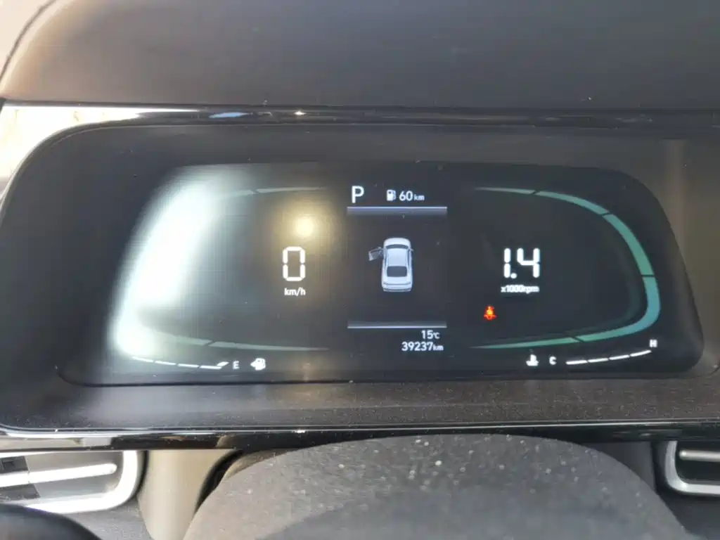 Hyundai Elantra — миниатюра 12