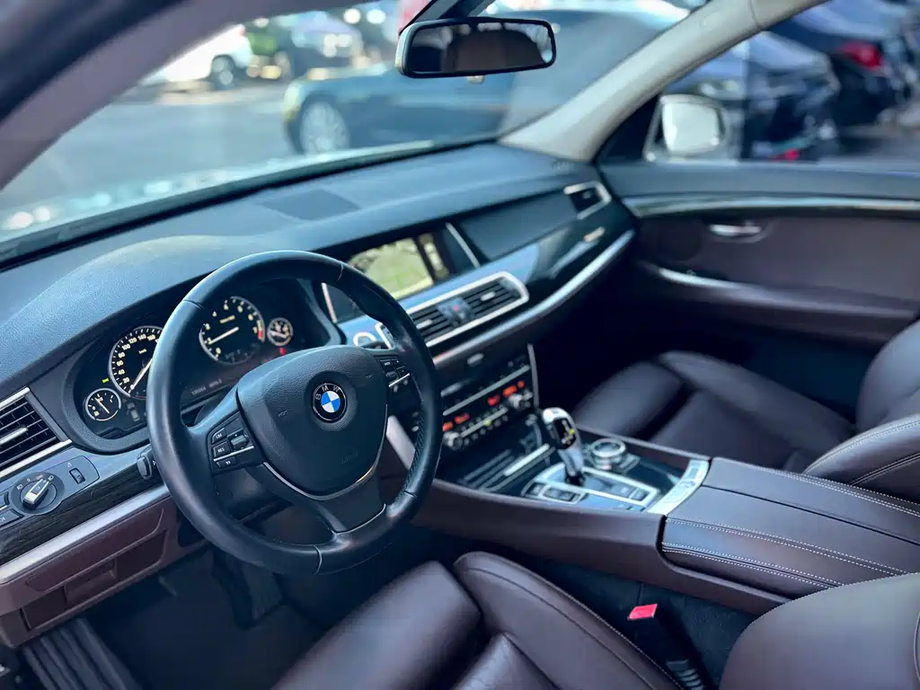 BMW 5 Series GT — миниатюра 9