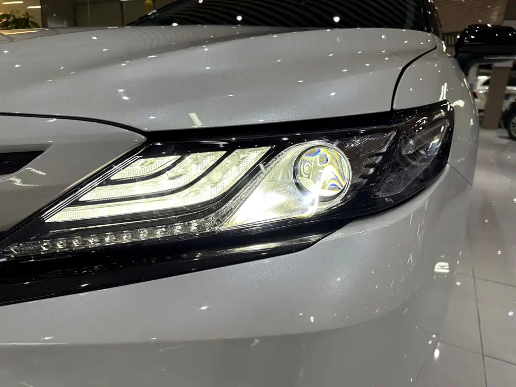 Toyota Camry — миниатюра 23