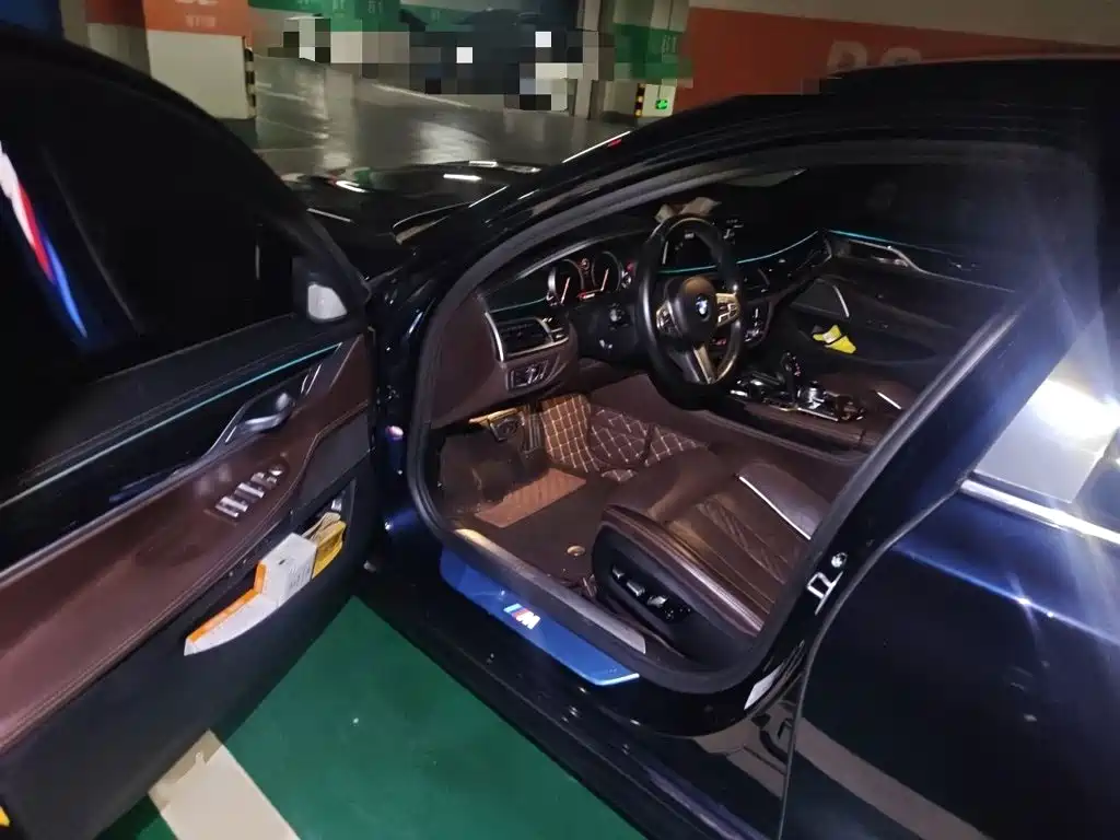 BMW 7 Series — миниатюра 14