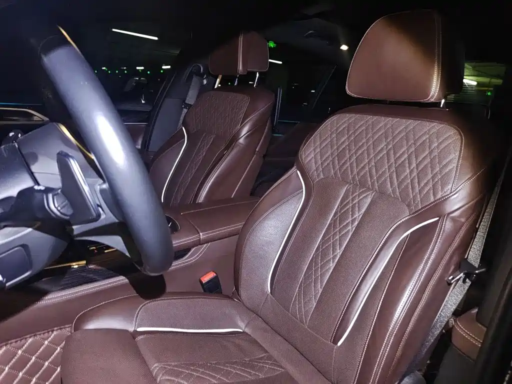 BMW 7 Series — миниатюра 8
