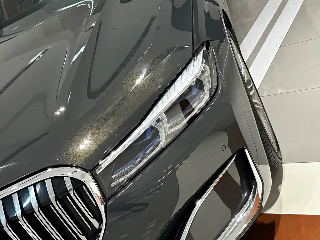 BMW 7 Series — миниатюра 7