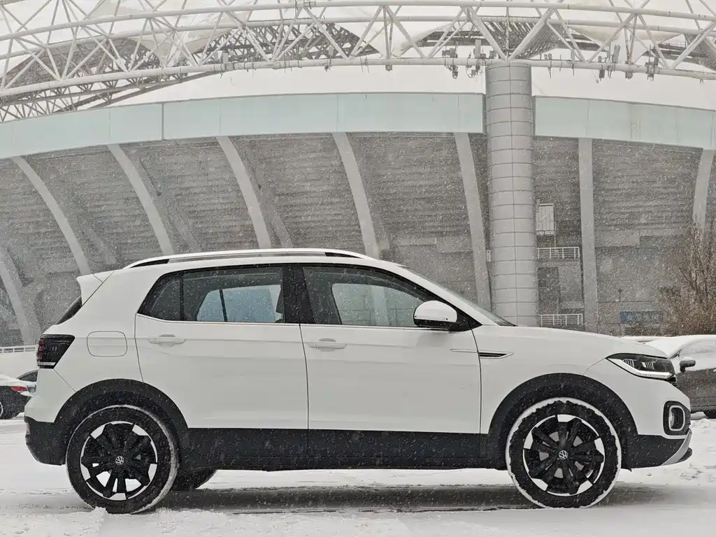 VOLKSWAGEN EXPLORING THE SHADOW