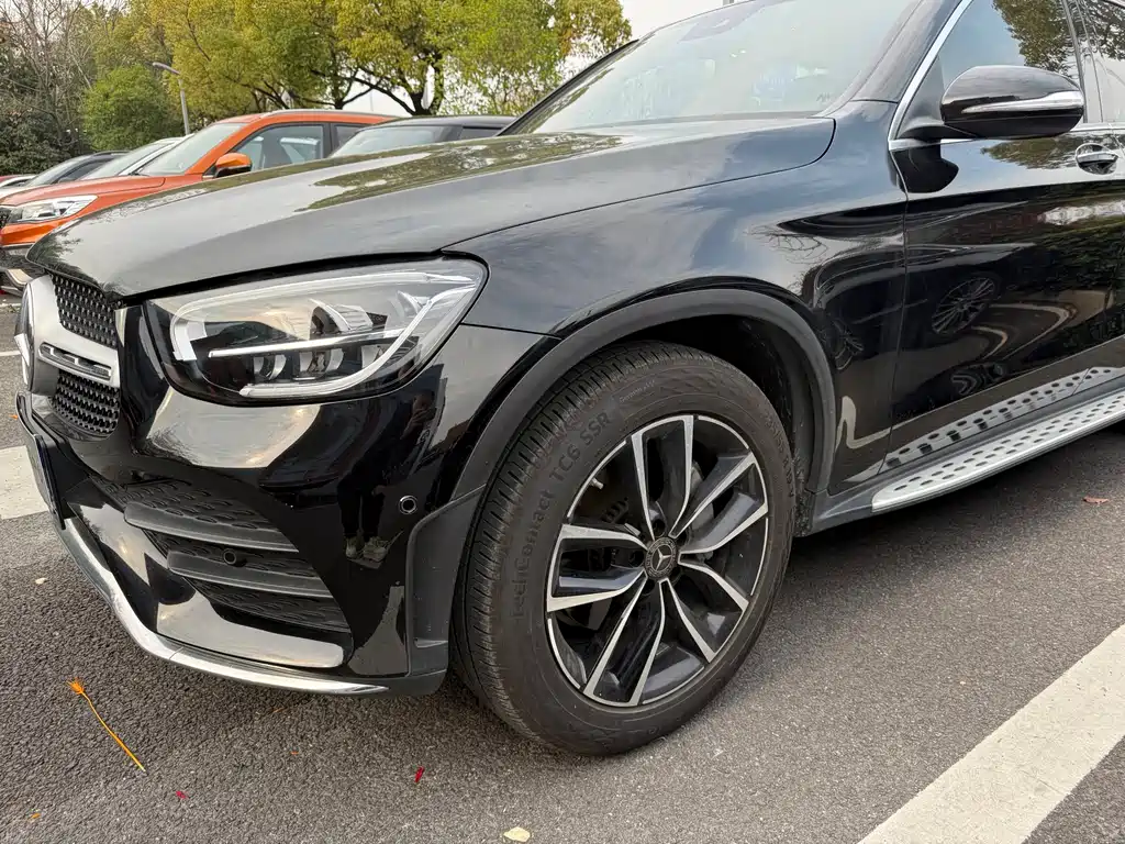MERCEDES-BENZ GLC