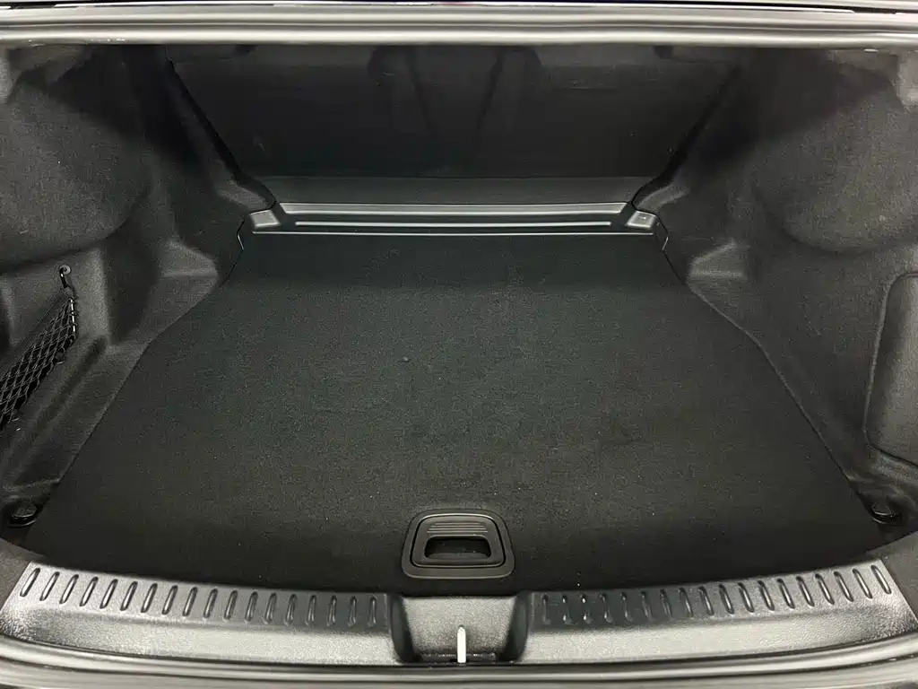 Mercedes-Benz E-Class — миниатюра 26