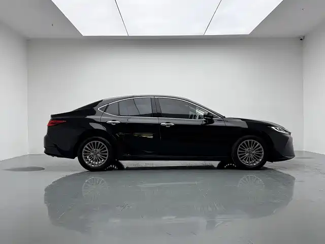 Toyota Camry — миниатюра 8