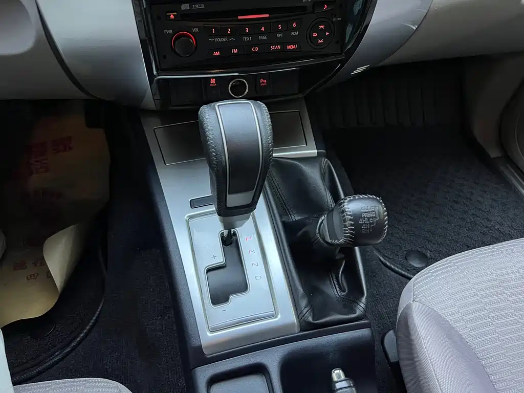 Mitsubishi Pajero Sport — миниатюра 7