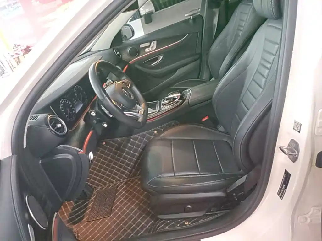 Mercedes-Benz E-Class — миниатюра 15
