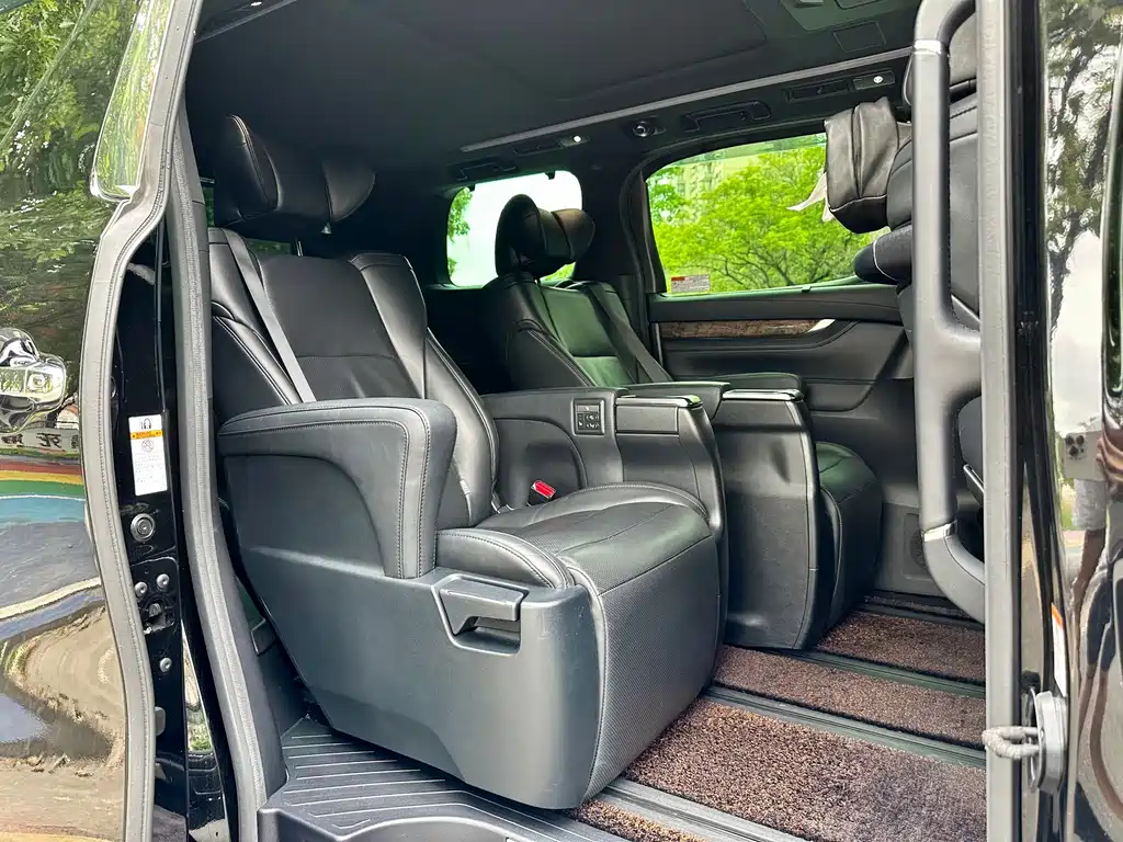 Toyota Vellfire — миниатюра 21