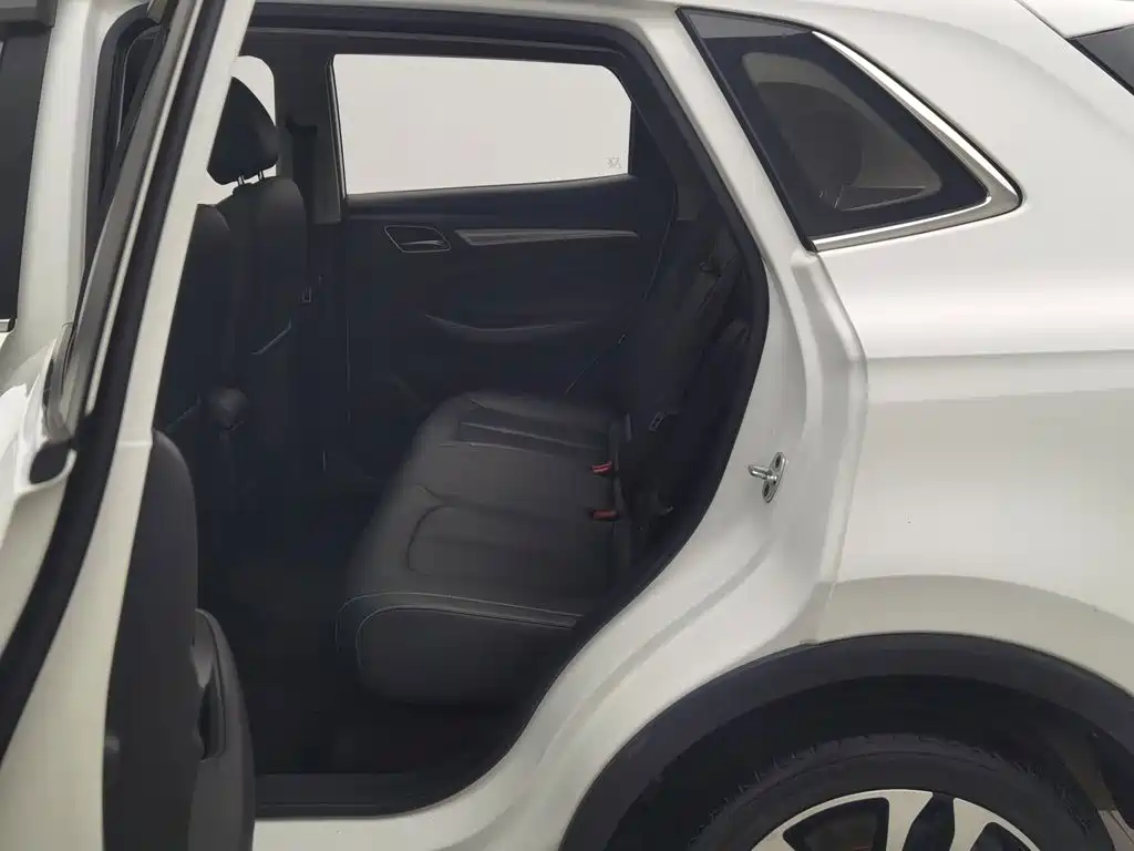 Roewe RX3 — миниатюра 15
