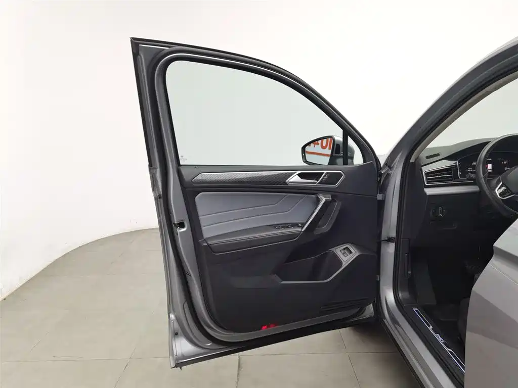 VOLKSWAGEN TIGUAN L NEW ENERGY
