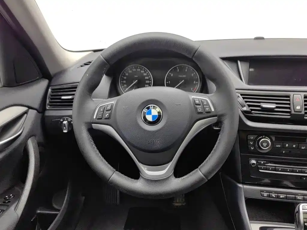 BMW X1 — миниатюра 11