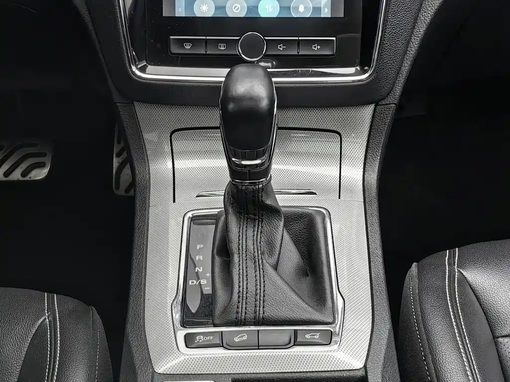 Roewe RX5 — миниатюра 13