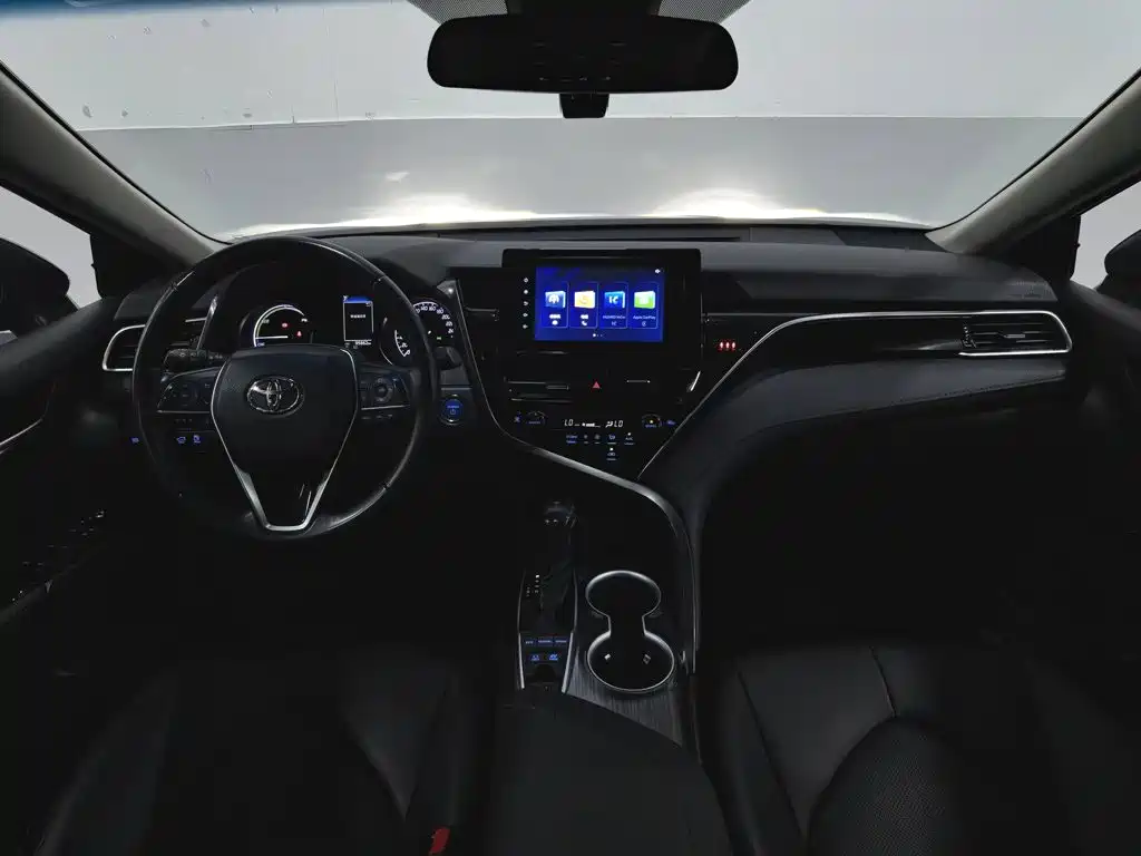 Toyota Camry — миниатюра 5
