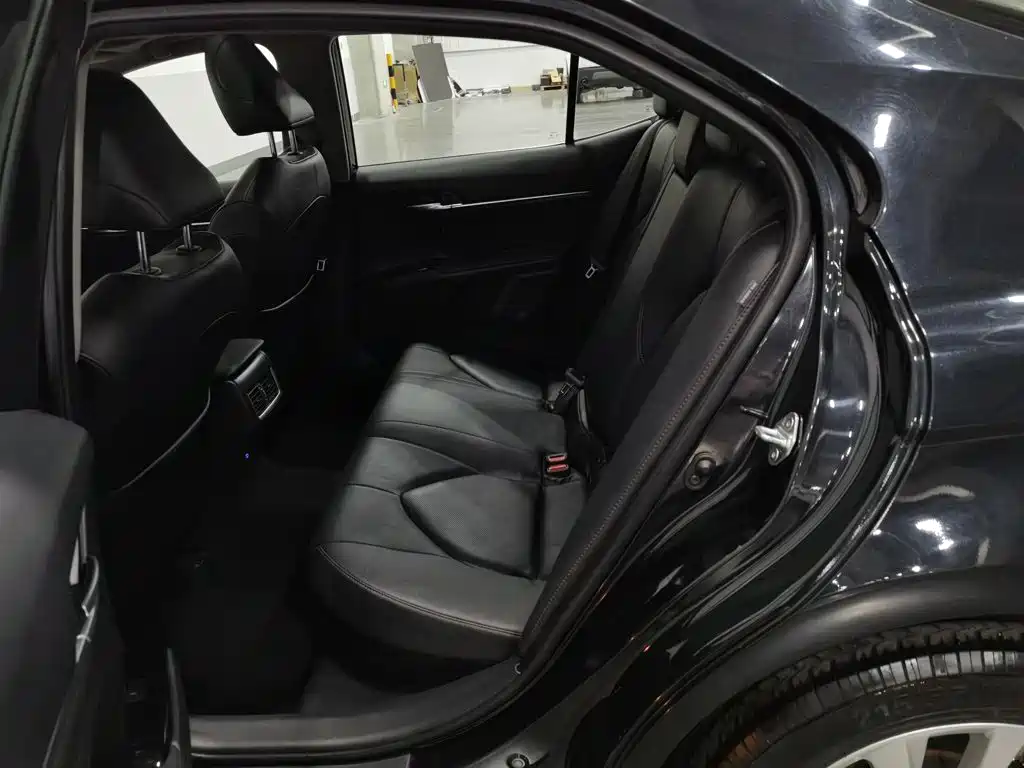 Toyota Camry — миниатюра 15