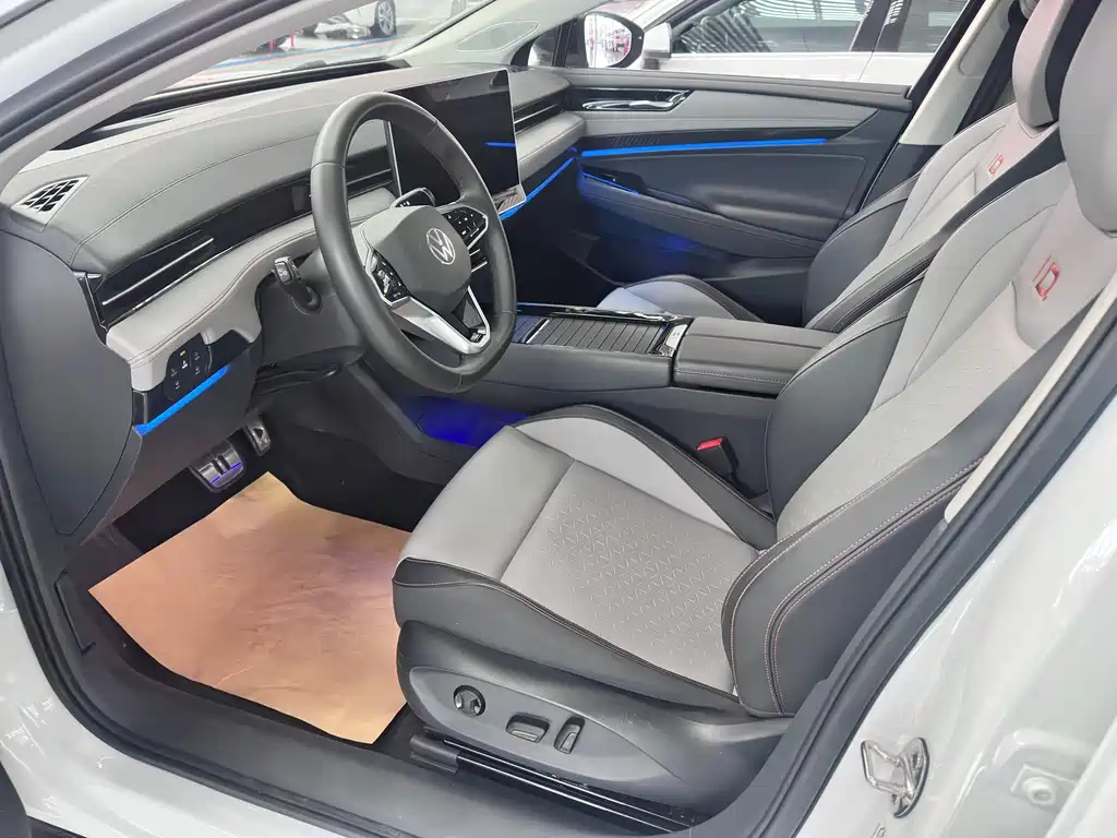 VOLKSWAGEN ID.7 VIZZION