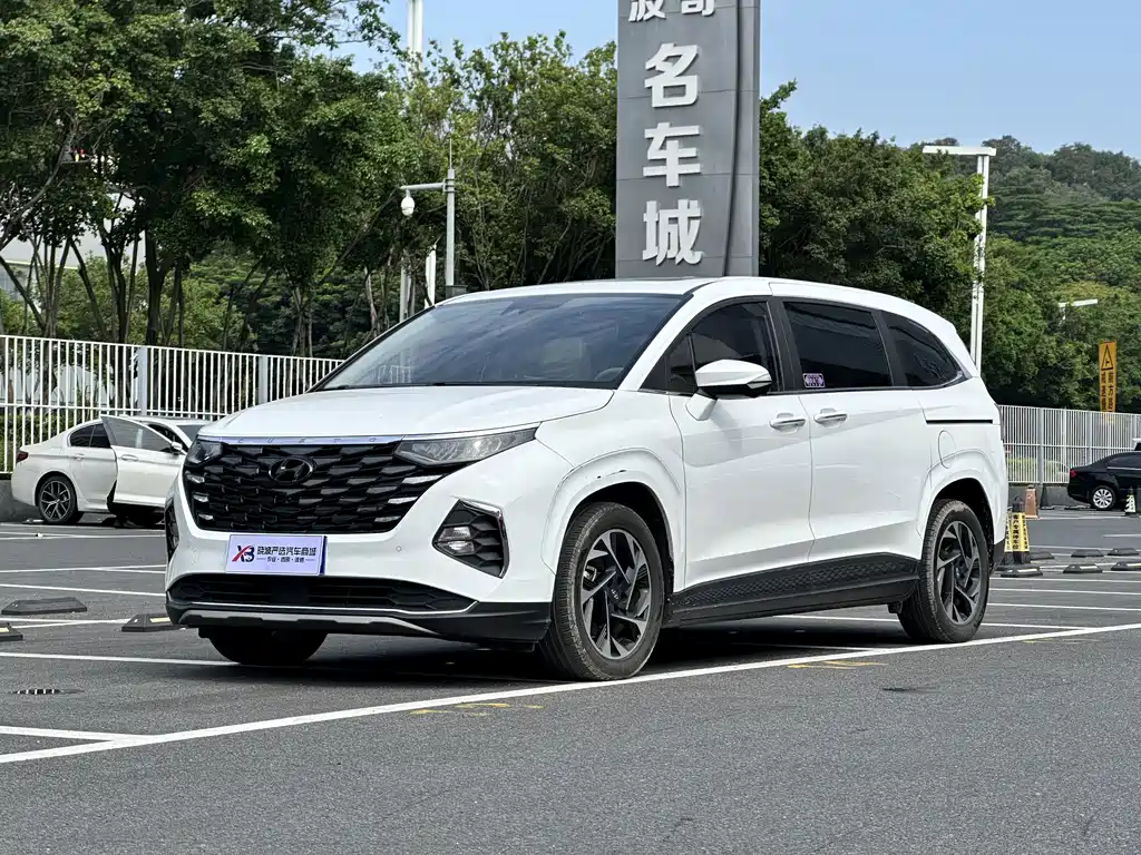 Hyundai Custo