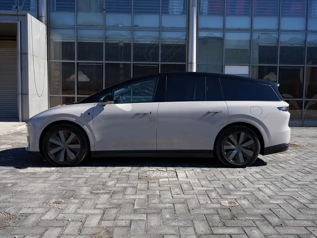 Li Auto Li i8 — миниатюра 8