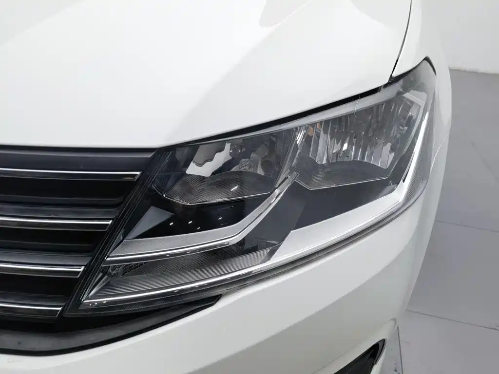 Volkswagen Lavida — миниатюра 7
