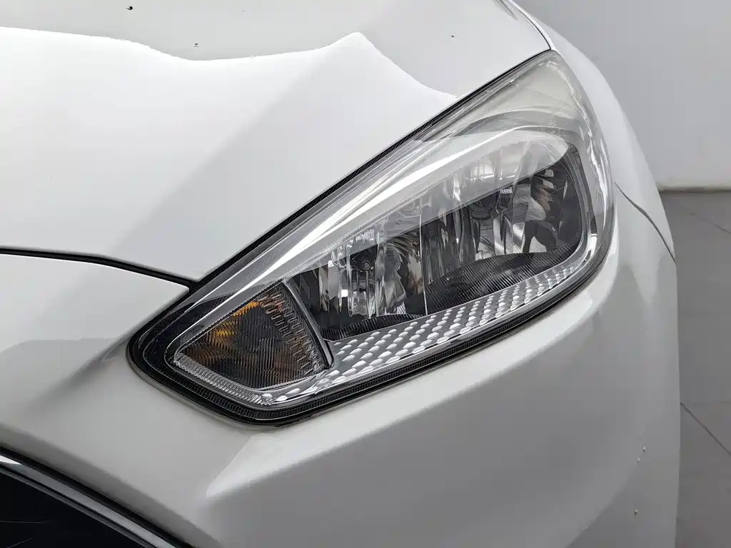 Ford Focus — миниатюра 7