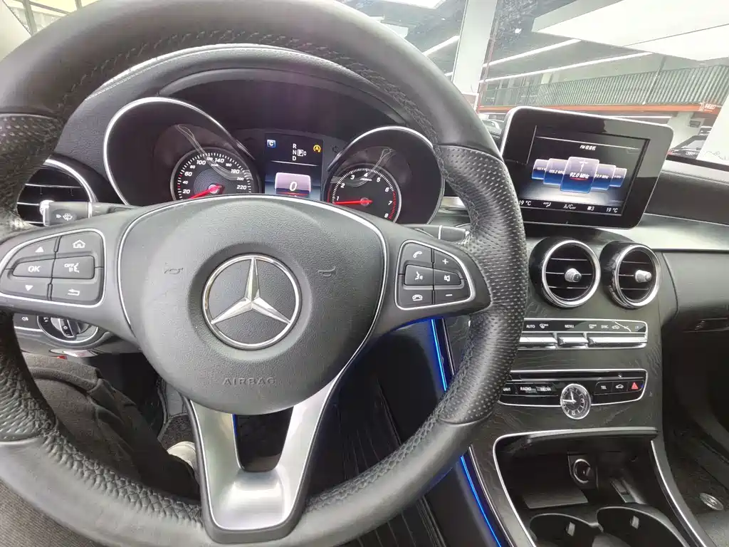 Mercedes-Benz C-Class — миниатюра 11