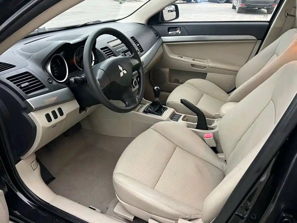 Mitsubishi Lancer EX — миниатюра 9