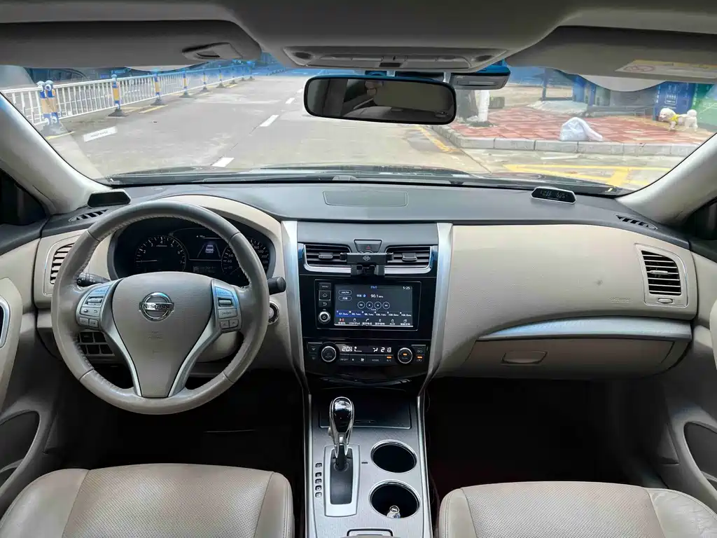 Nissan Teana — миниатюра 10