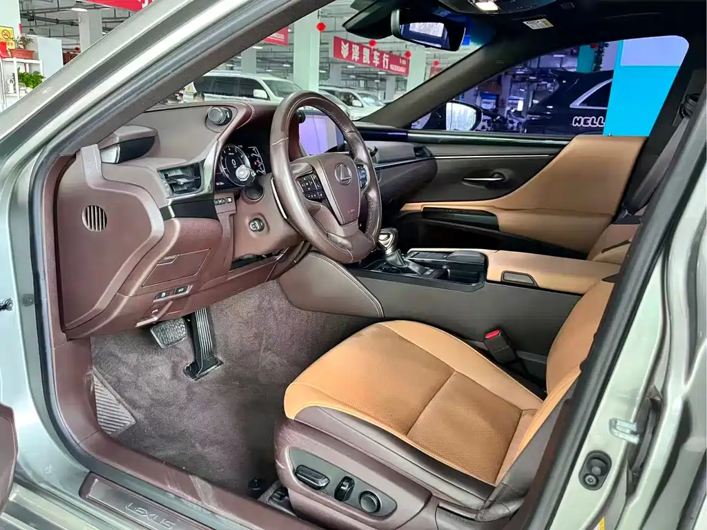 Lexus ES 2018 200 V
