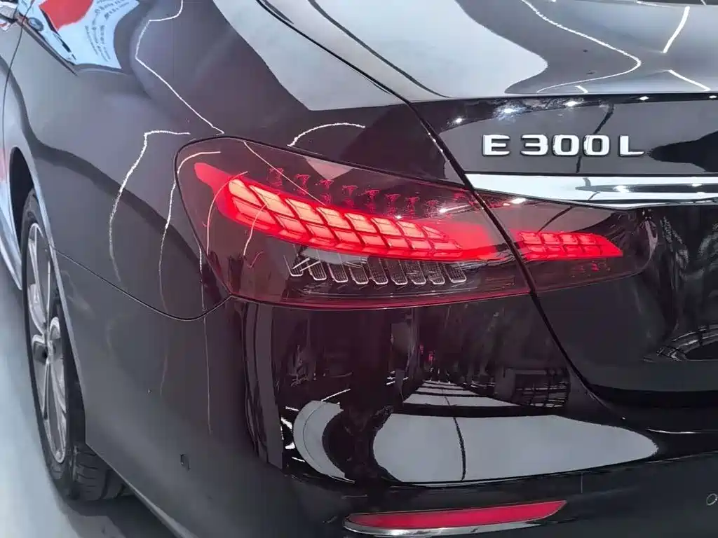 Mercedes-Benz E-Class — миниатюра 14