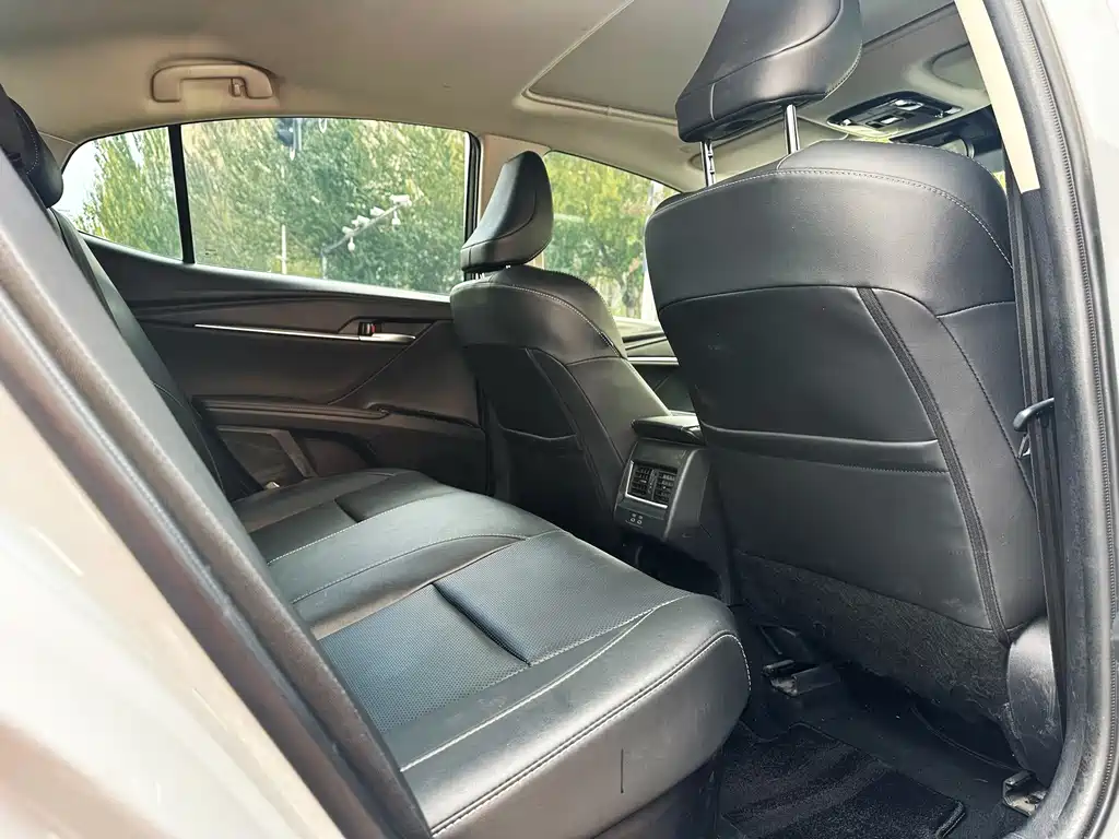 Toyota Camry — миниатюра 15