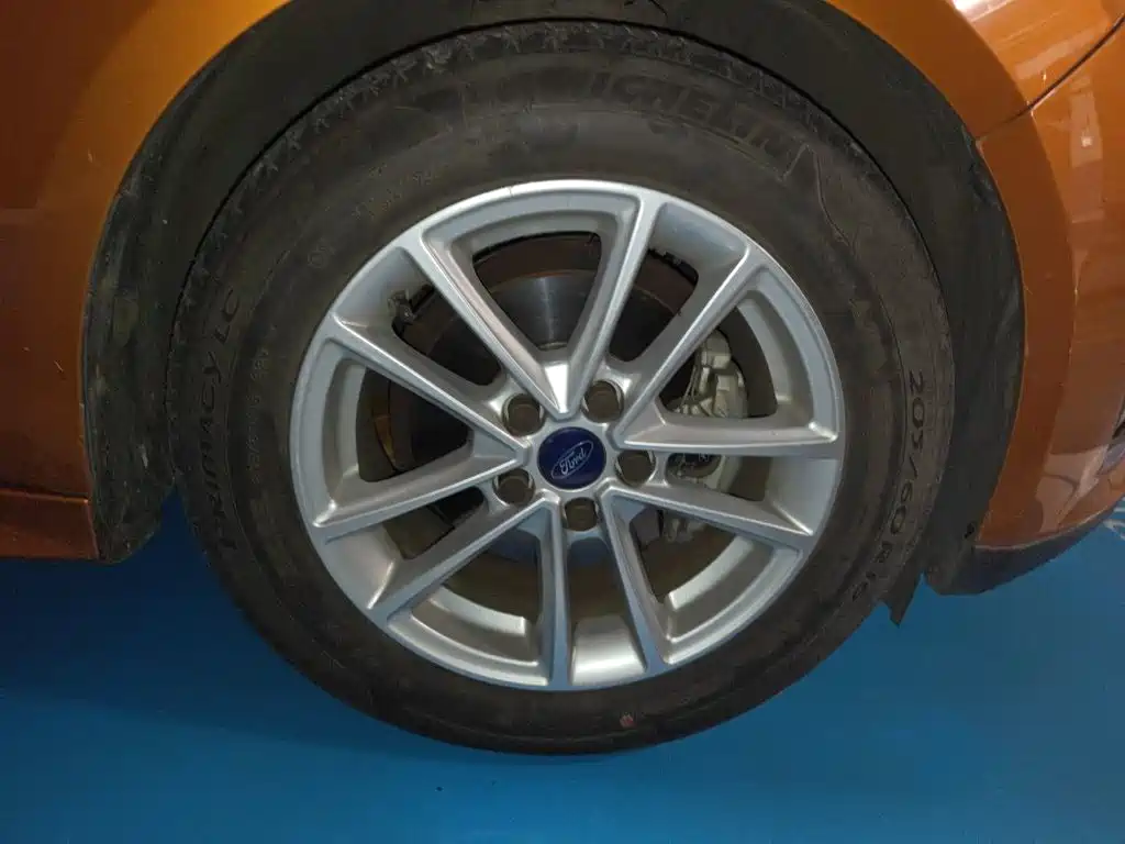 Ford Focus — миниатюра 8