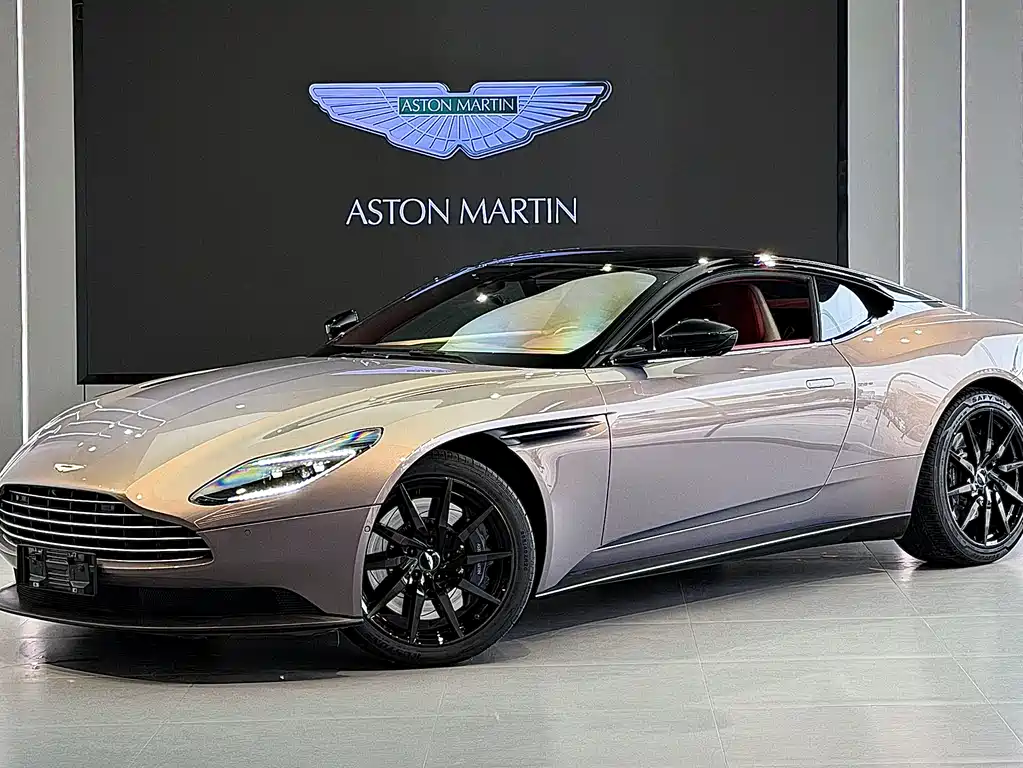 Aston Martin DB11 2022