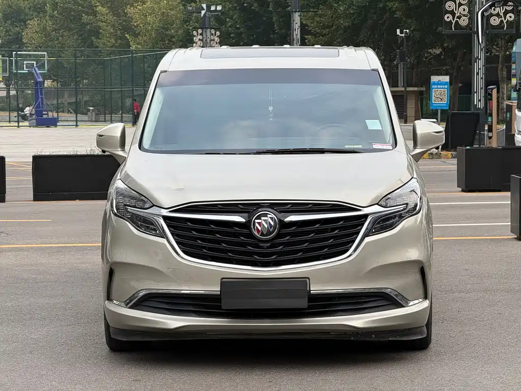 Buick GL8 — миниатюра 2