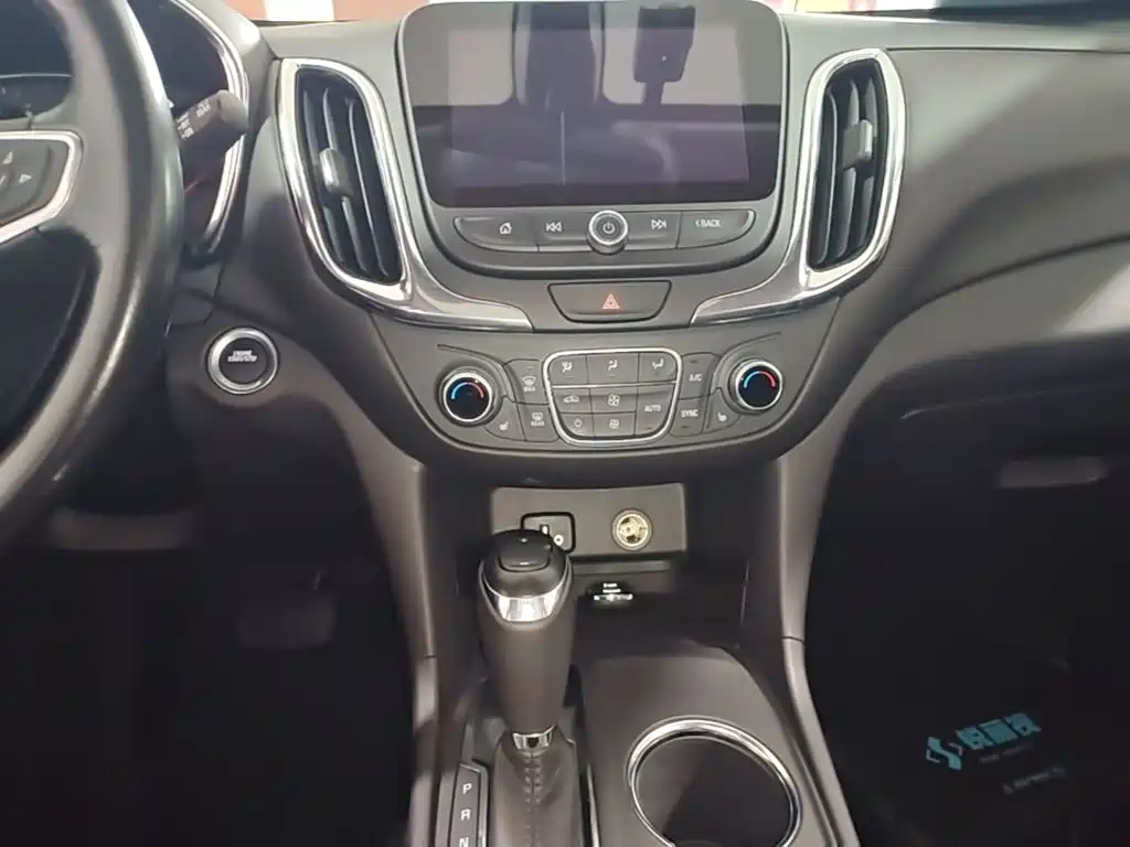 Chevrolet Equinox — миниатюра 13
