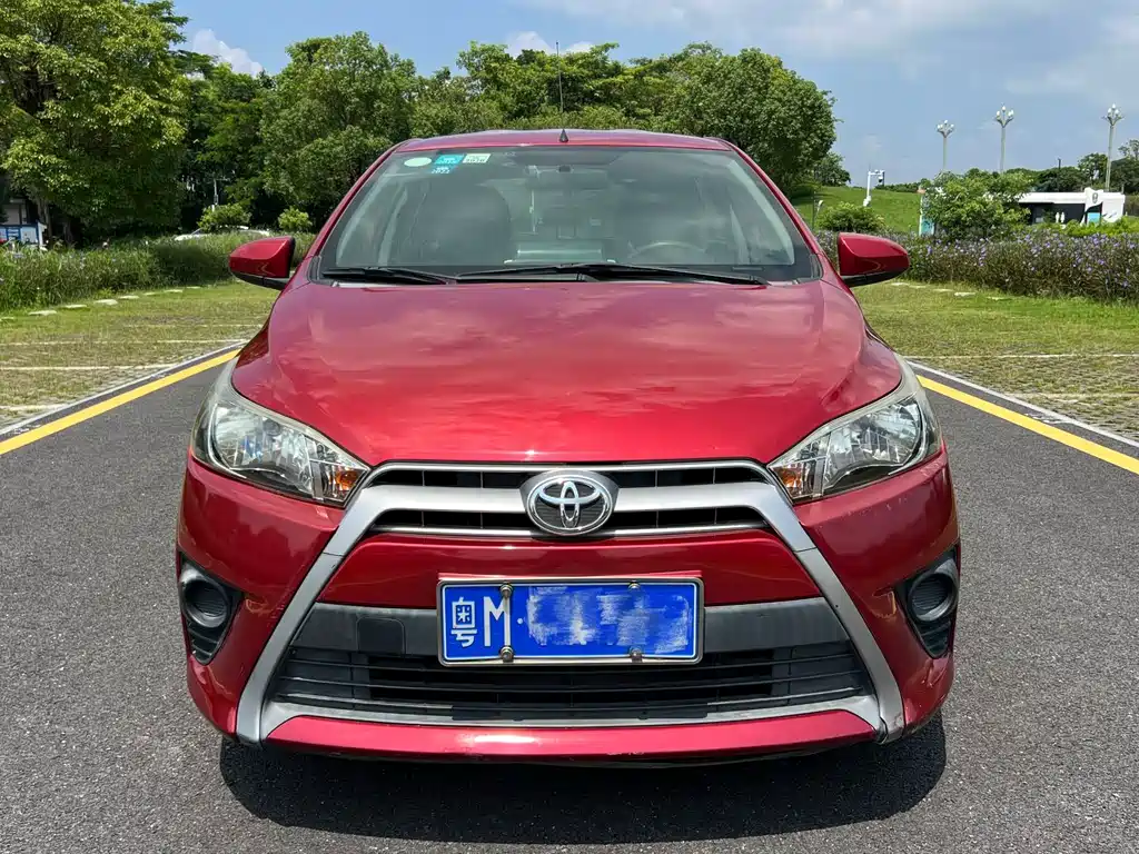 Toyota Yaris L — миниатюра 2