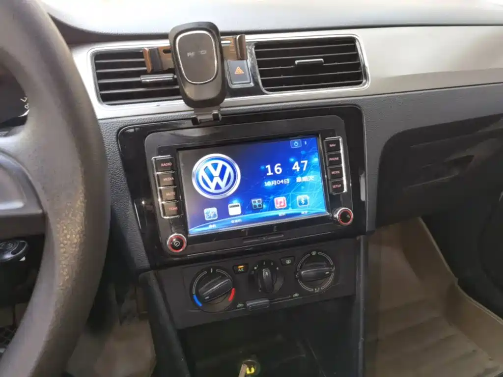 Skoda Rapid Spaceback — миниатюра 13
