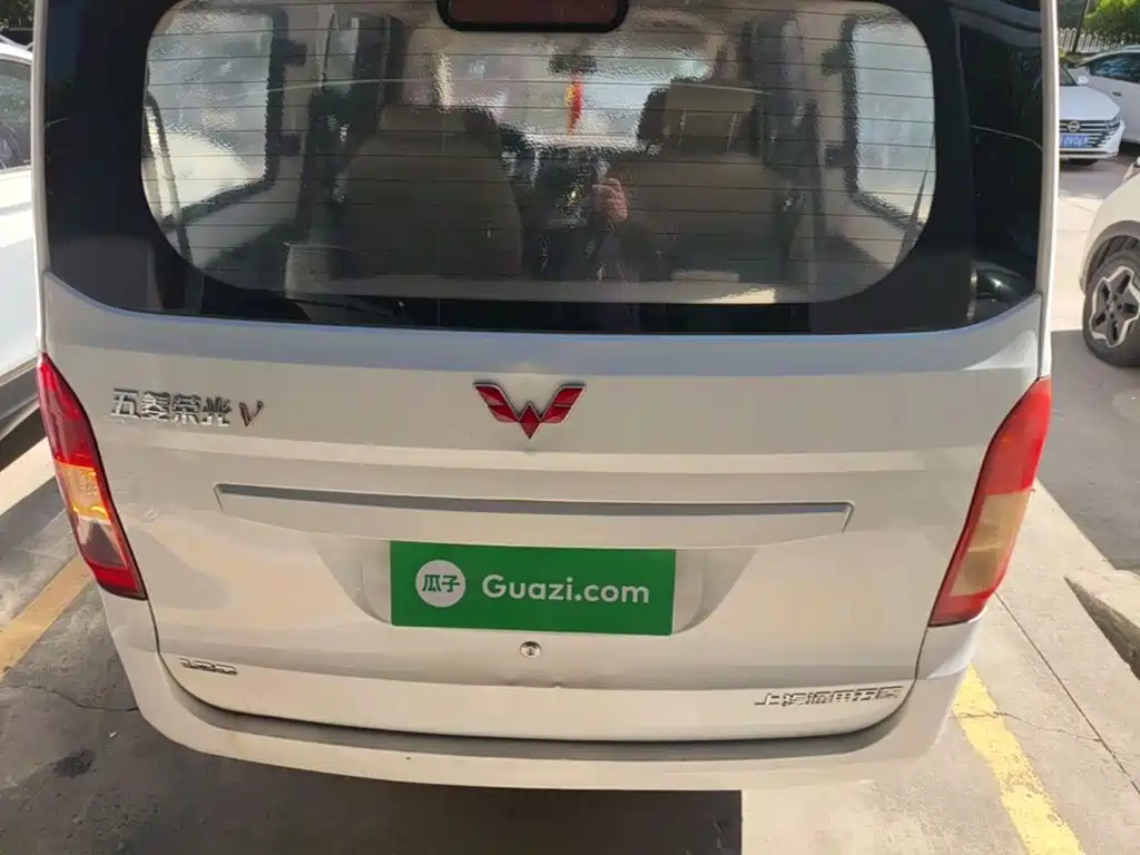 Wuling Rongguang V — миниатюра 6